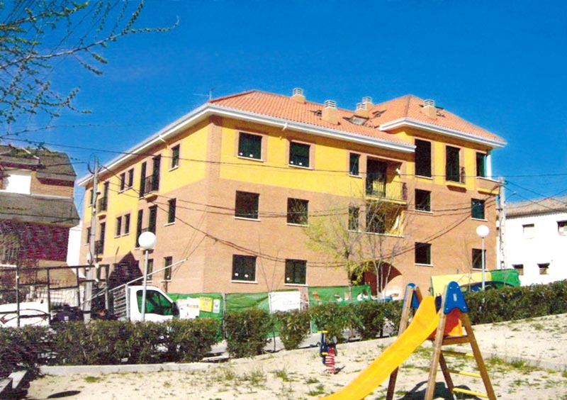 Edificio de viviendas en Recas